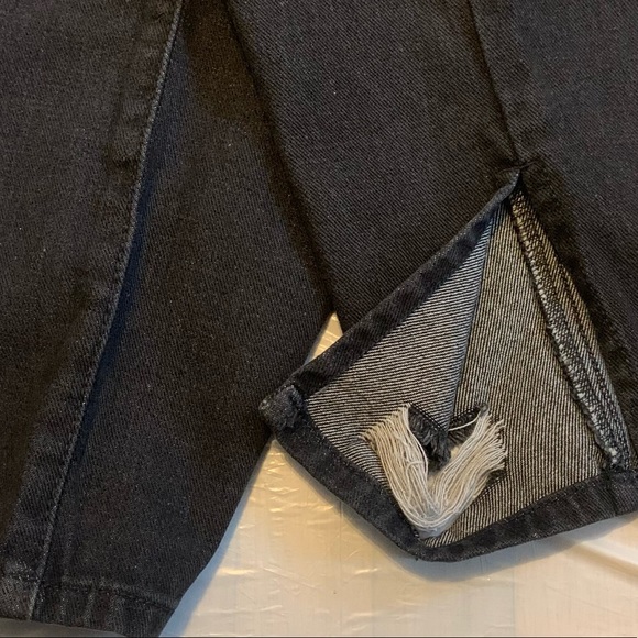 No Boundaries High Rise Straight Leg with Side Ankle Splits New with tags #31 - Picture 2 of 4